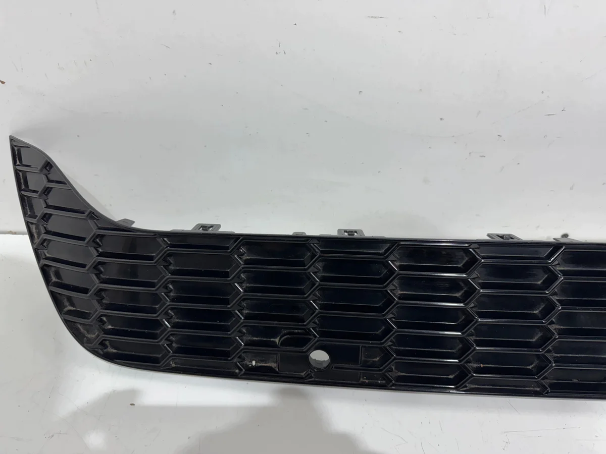 Grille de pare-chocs arrière Toyota Yaris Cross GR Sport 53112-0DF00