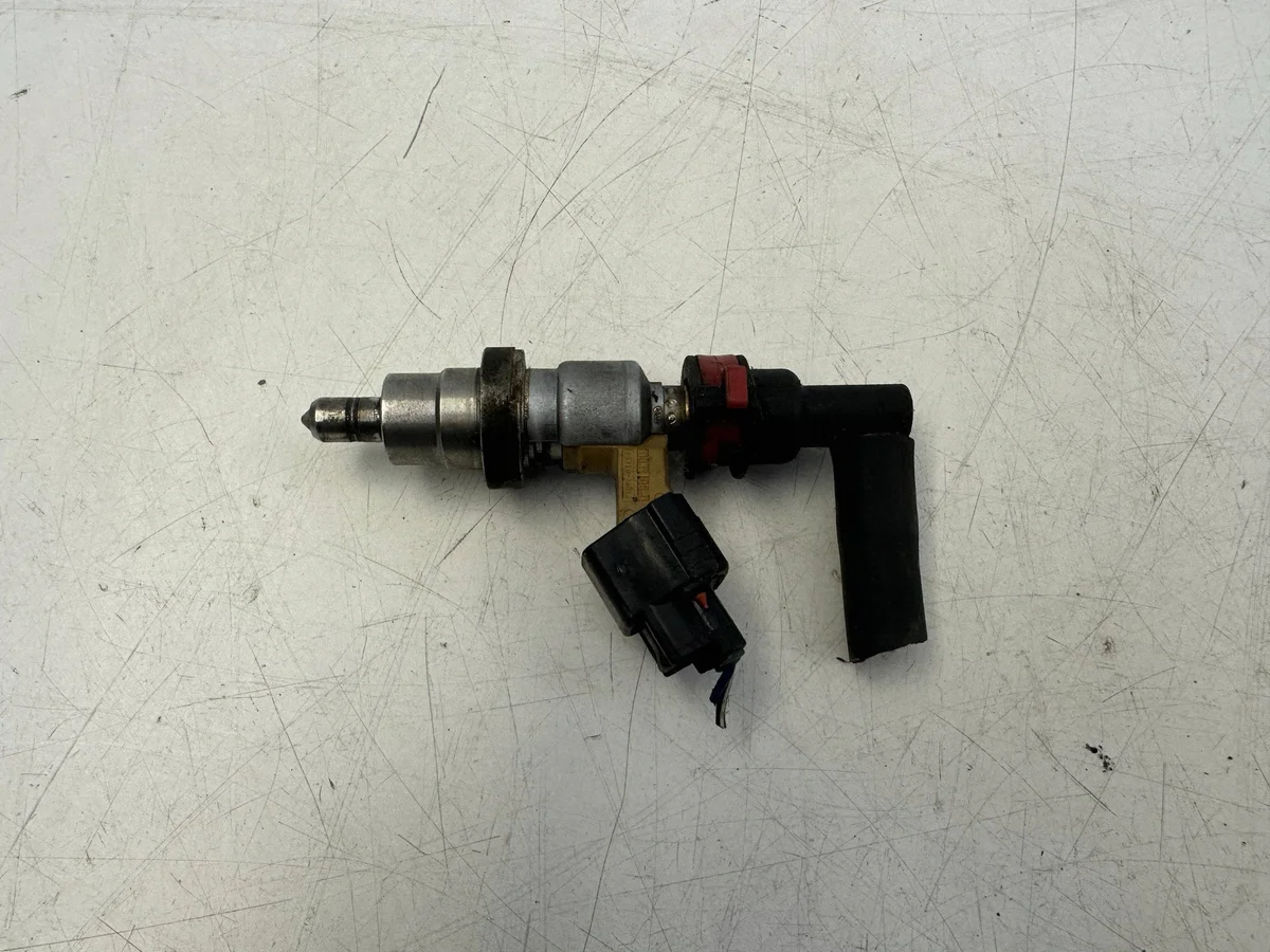 Fuel Injector Lexus IS II 2.2D 23710-26011 2005-2012