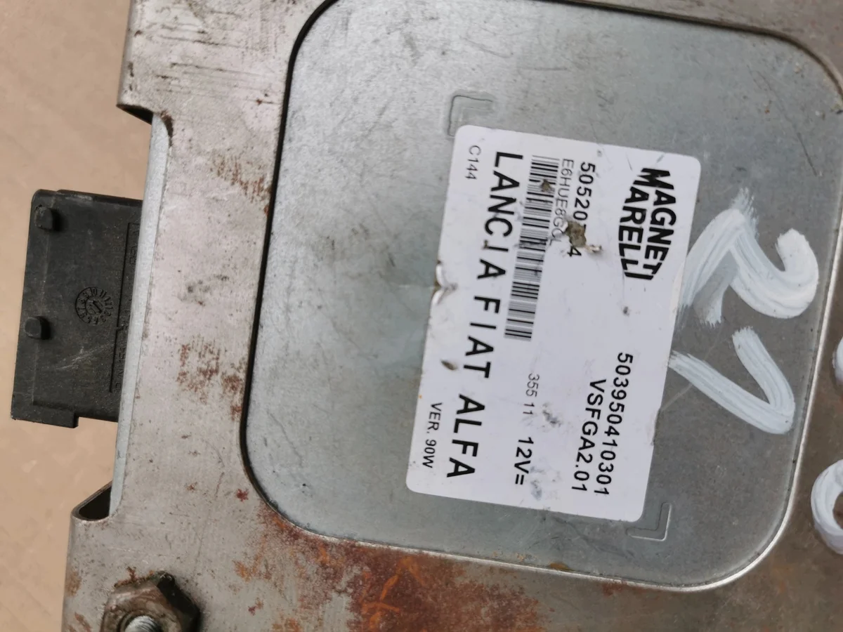 Calculateur moteur Opel Combo 1.6CDTI 503950410301 image 3