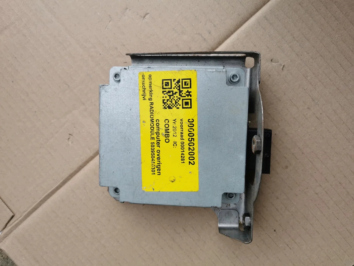 Calculateur moteur Opel Combo 1.6CDTI 503950410301 image 5