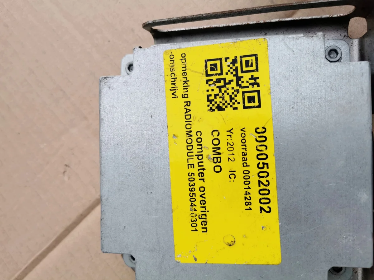 Calculateur moteur Opel Combo 1.6CDTI 503950410301 image 6