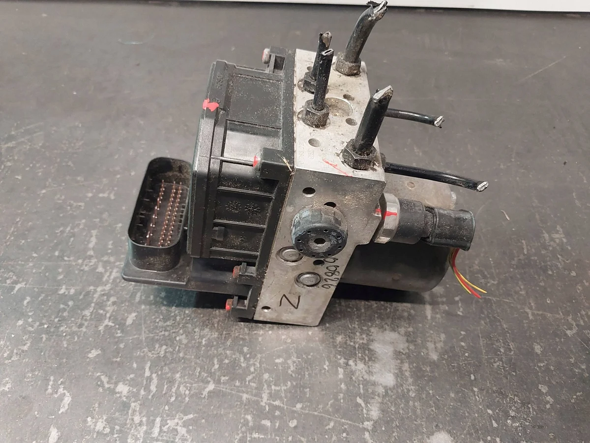 ABS pomp VW Passat B5 Audi A6 C5 4B0614517H
