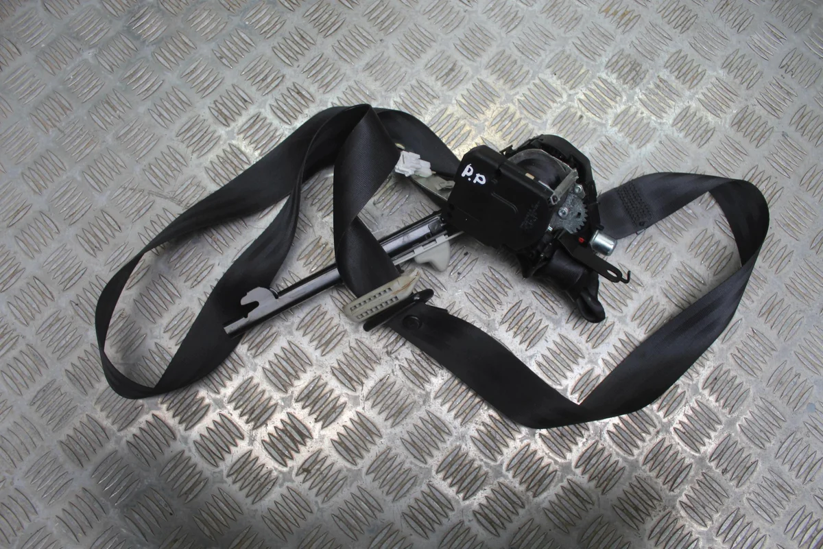 Turvavyö oikea etu Nissan Micra K12 OEM 098989