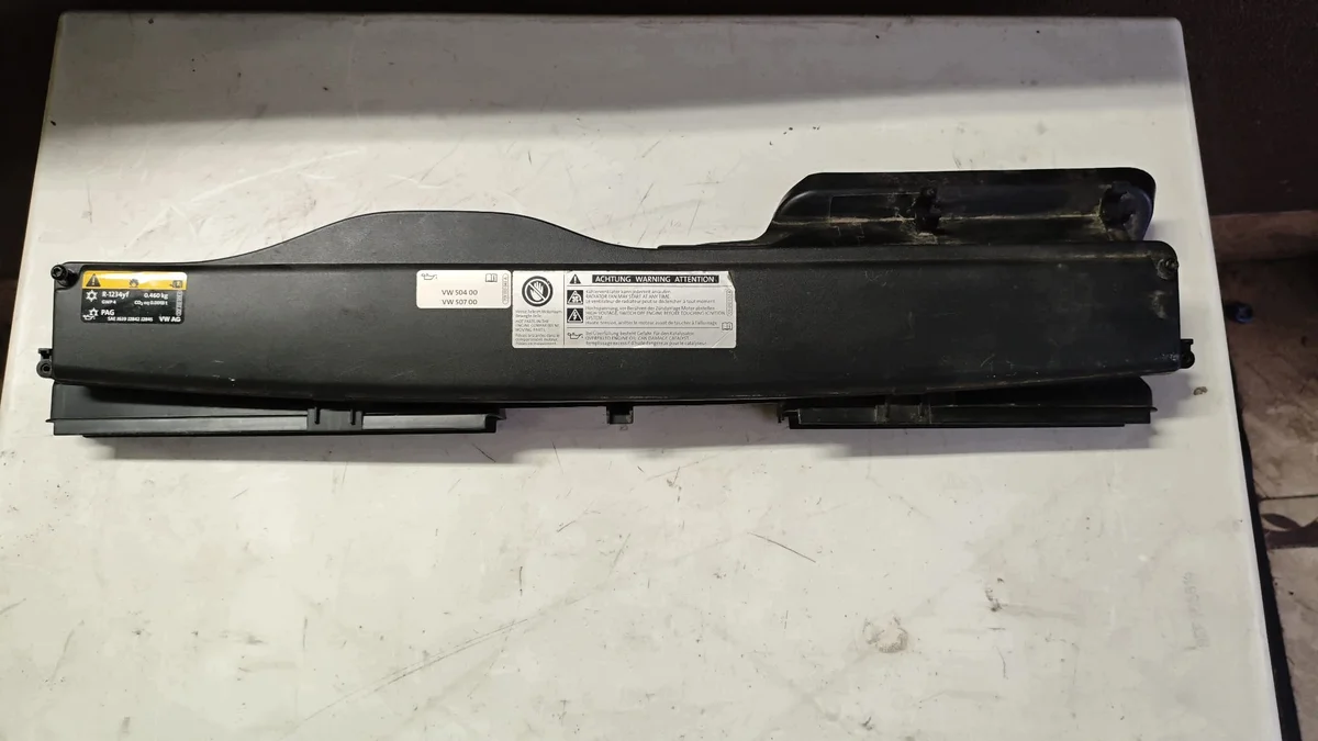 Ilmansuodatinkotelo Volkswagen Passat B8 2.0 TDI 5Q0129254A