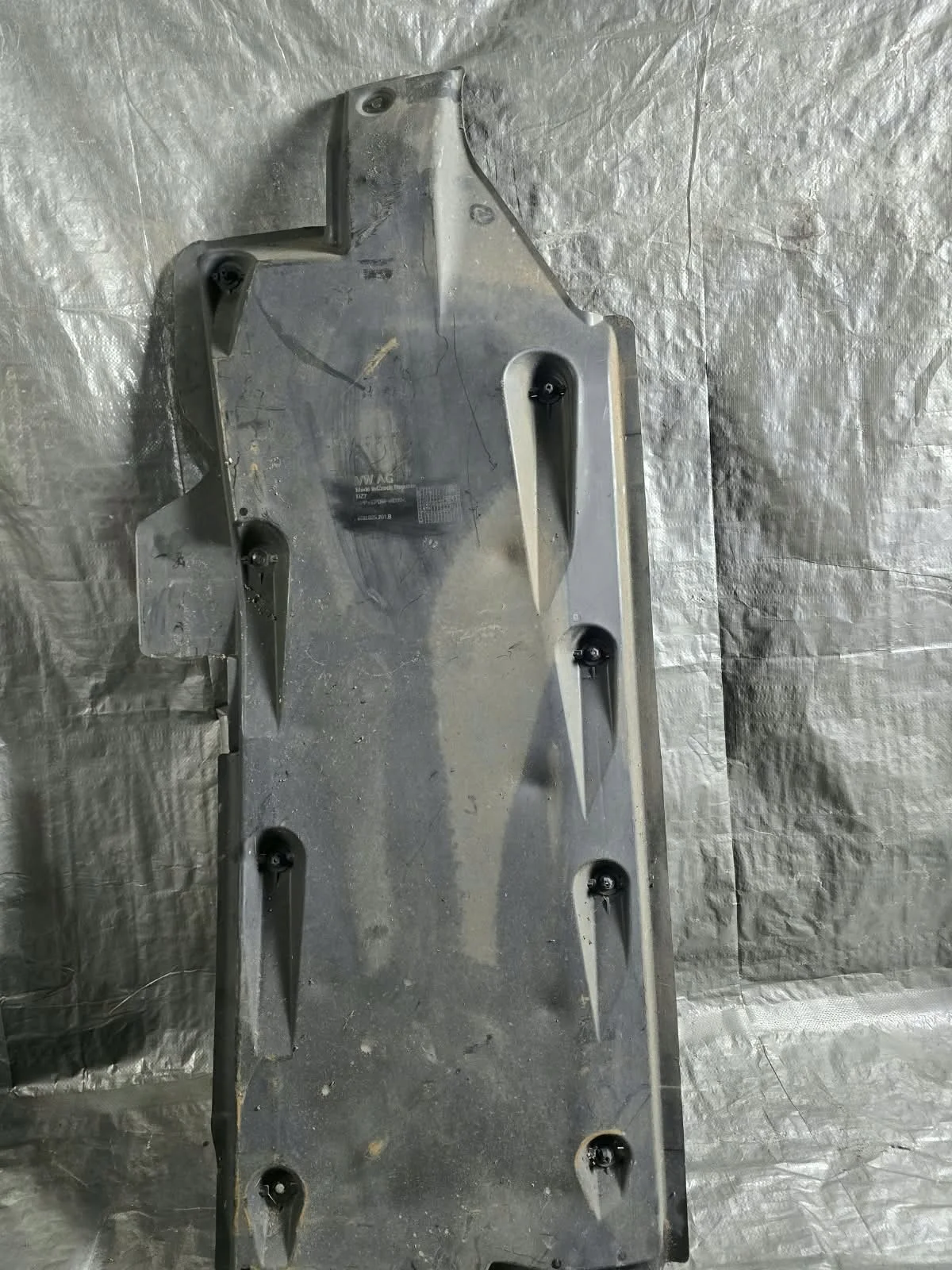 Alustan suojus 6R0825201B Audi A1