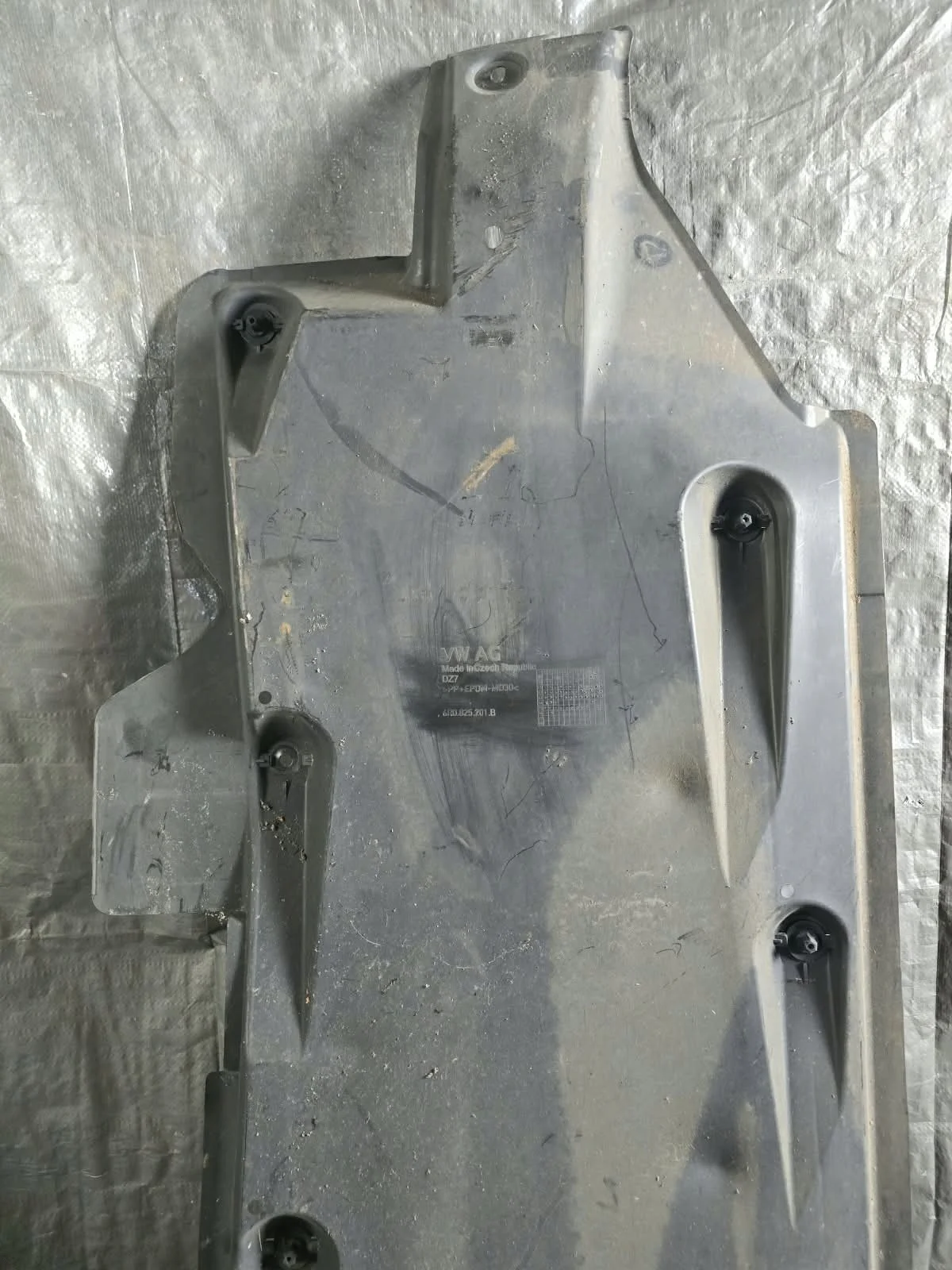 Alustan suojus 6R0825201B Audi A1 image 3