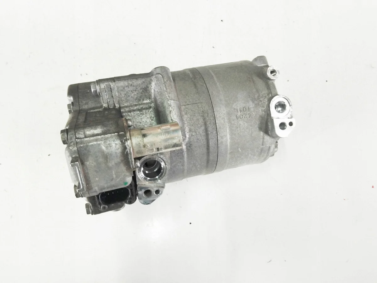Compresseur de climatisation Mercedes CLA A0008302201CLA image 4