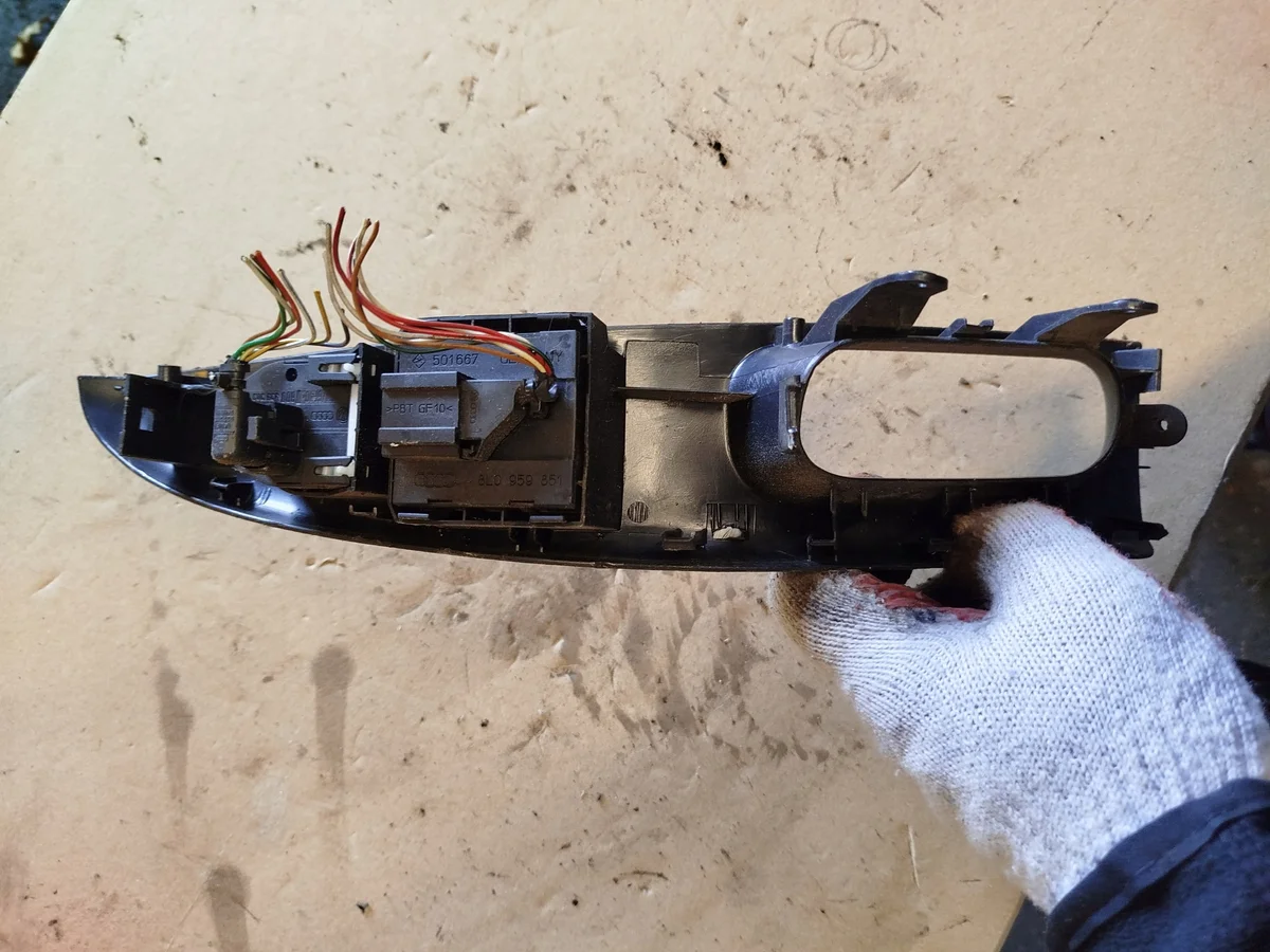 Audi A3 8L Window Switch Panel 8D0959565A image 3