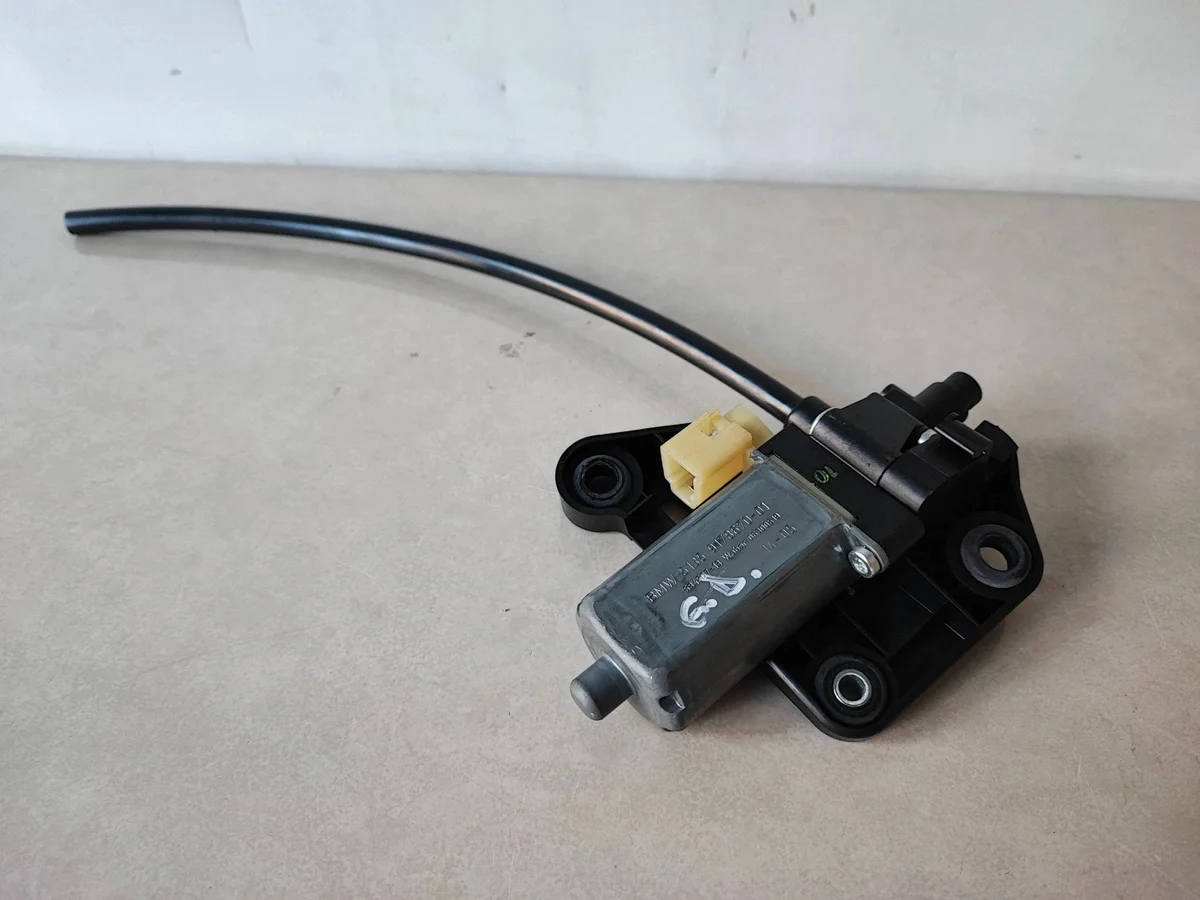 Moteur de store latéral BMW 7 F01 F02 F03 F04 9168840