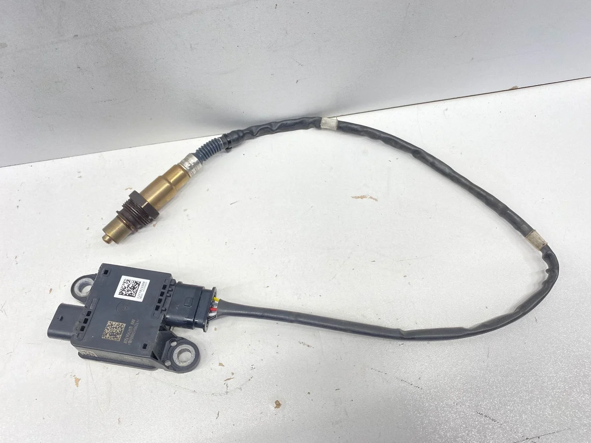Sonda lambda Audi A3 Seat Skoda Octavia VW Golf 05L906261D