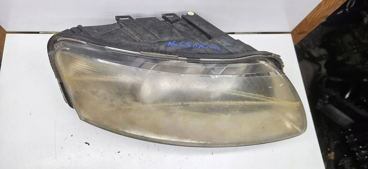 Audi A6 C6 Phare avant droit FOA13635