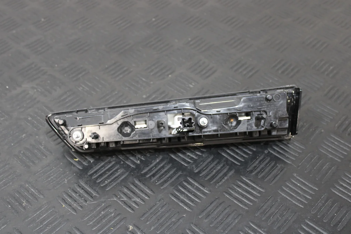 Opel Mokka B II Rear Left Lamp 9833944480