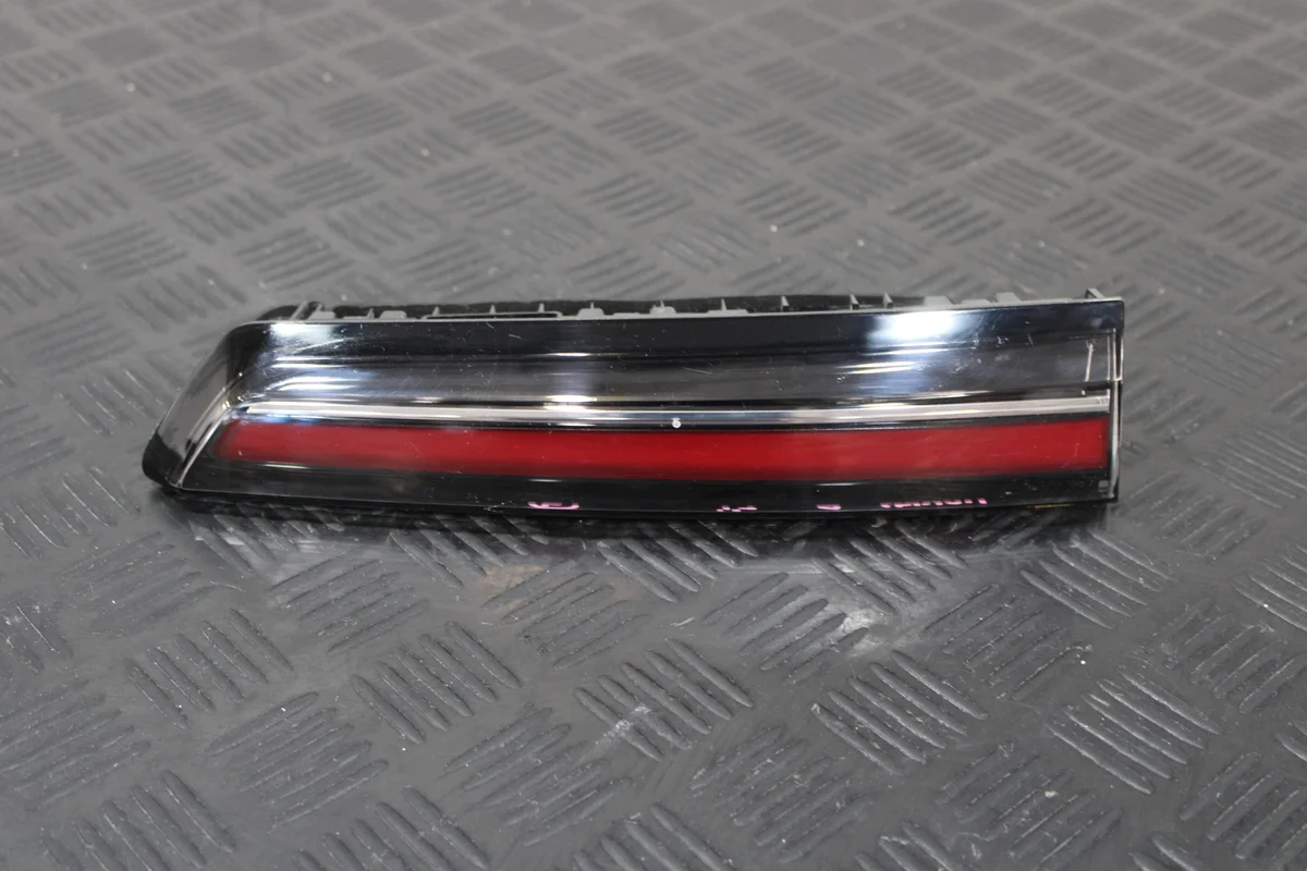 Luz Traseira Esquerda Opel Mokka B II 9833944480