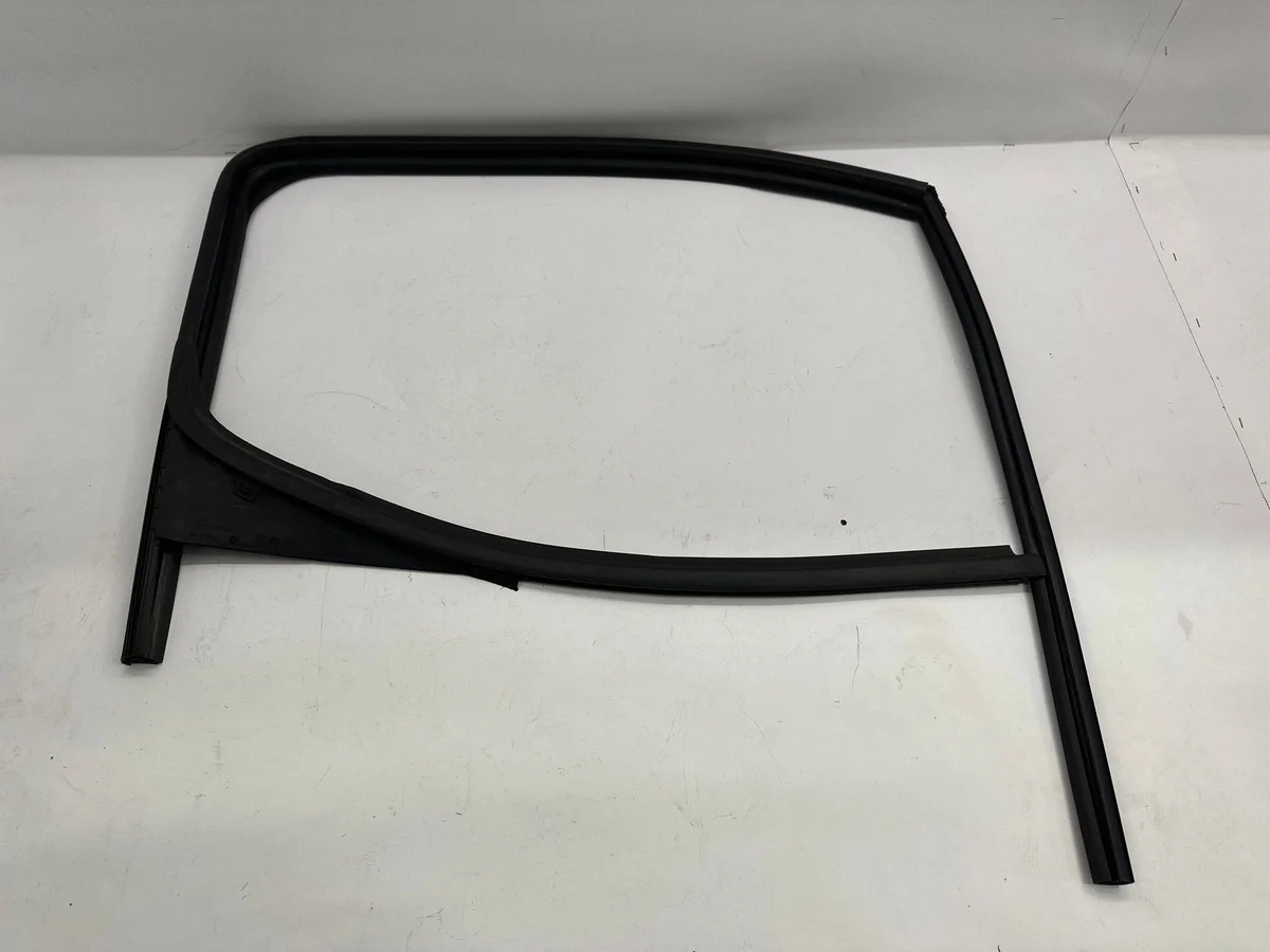 Opel Combo E 9818023380 - etuoven tiiviste