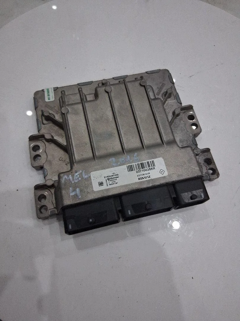 Renault Megane IV regeleenheid 237106288R