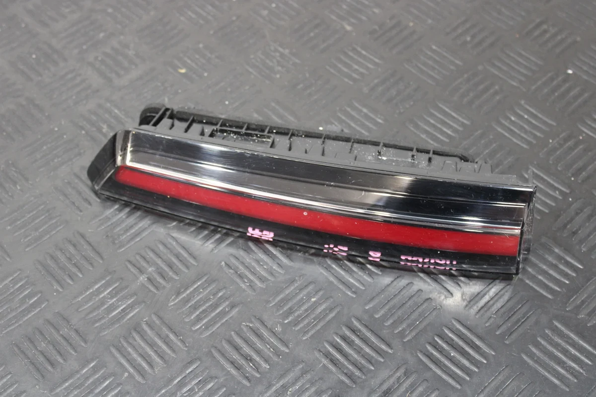 Lampe hayon gauche Opel Mokka B II 9833944480