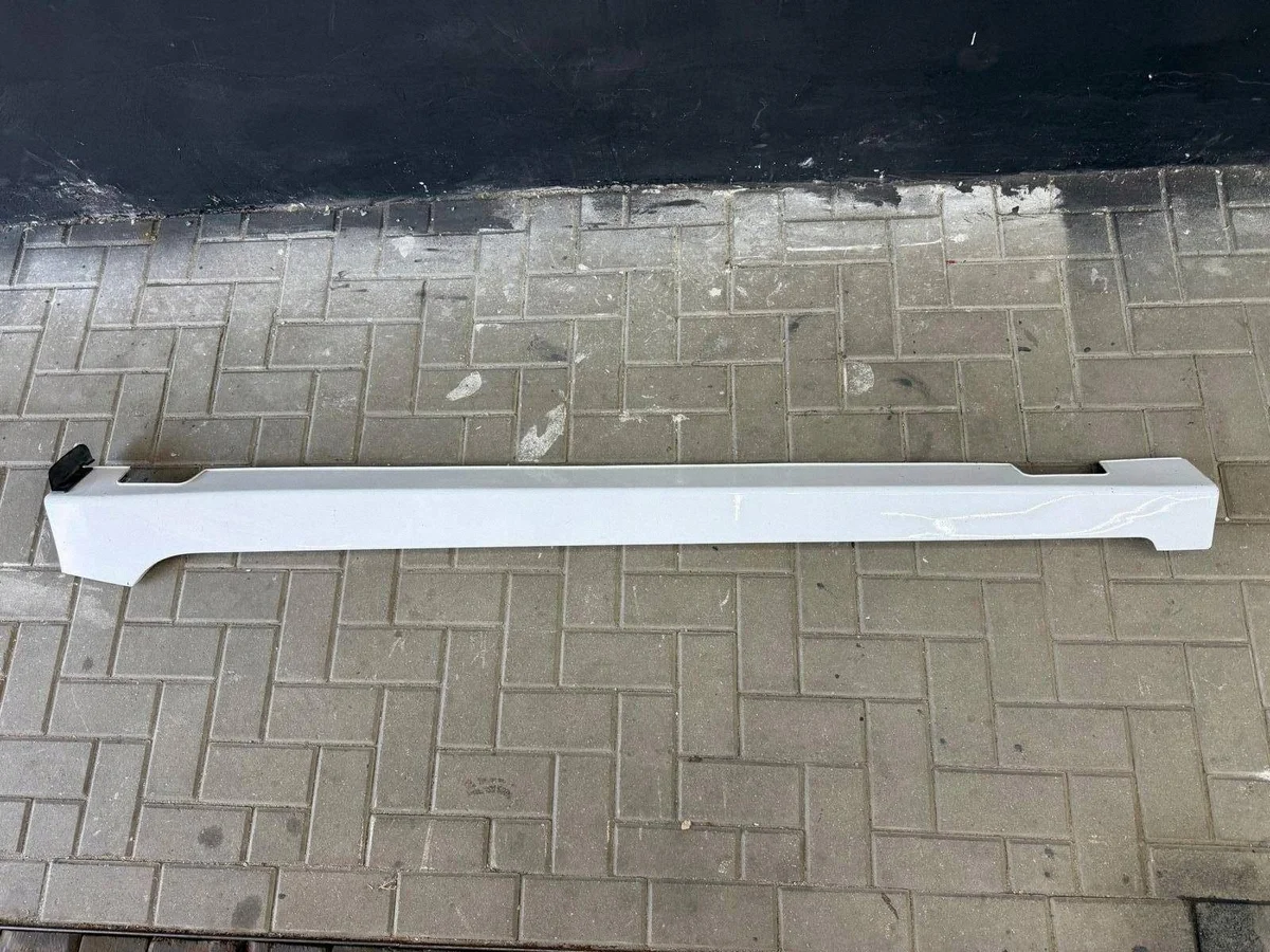Left Sill Trim Strip Hyundai Ioniq Electric 87751-G2000