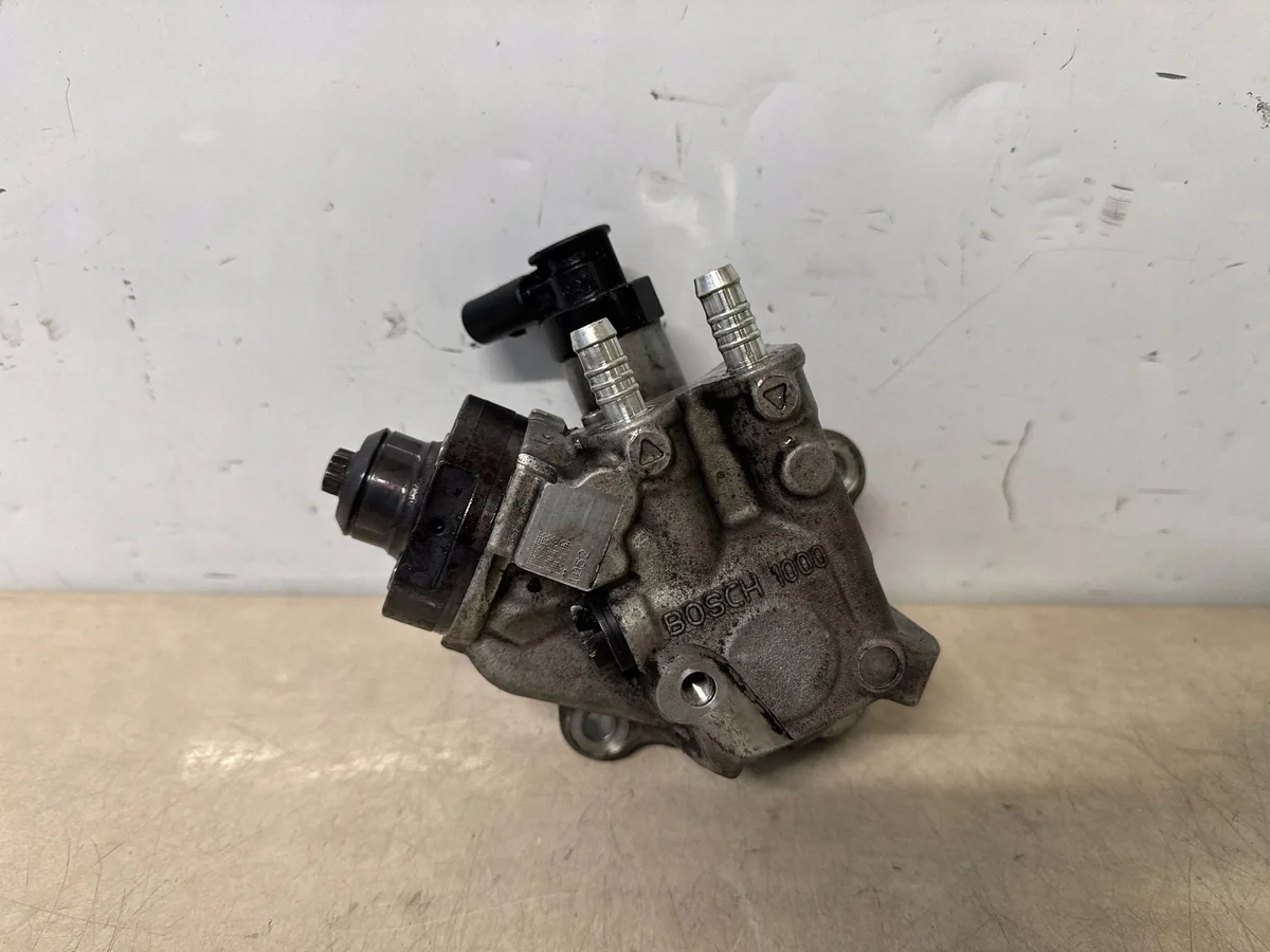 Insprutningspump BMW N47 2.0 D 0445010528