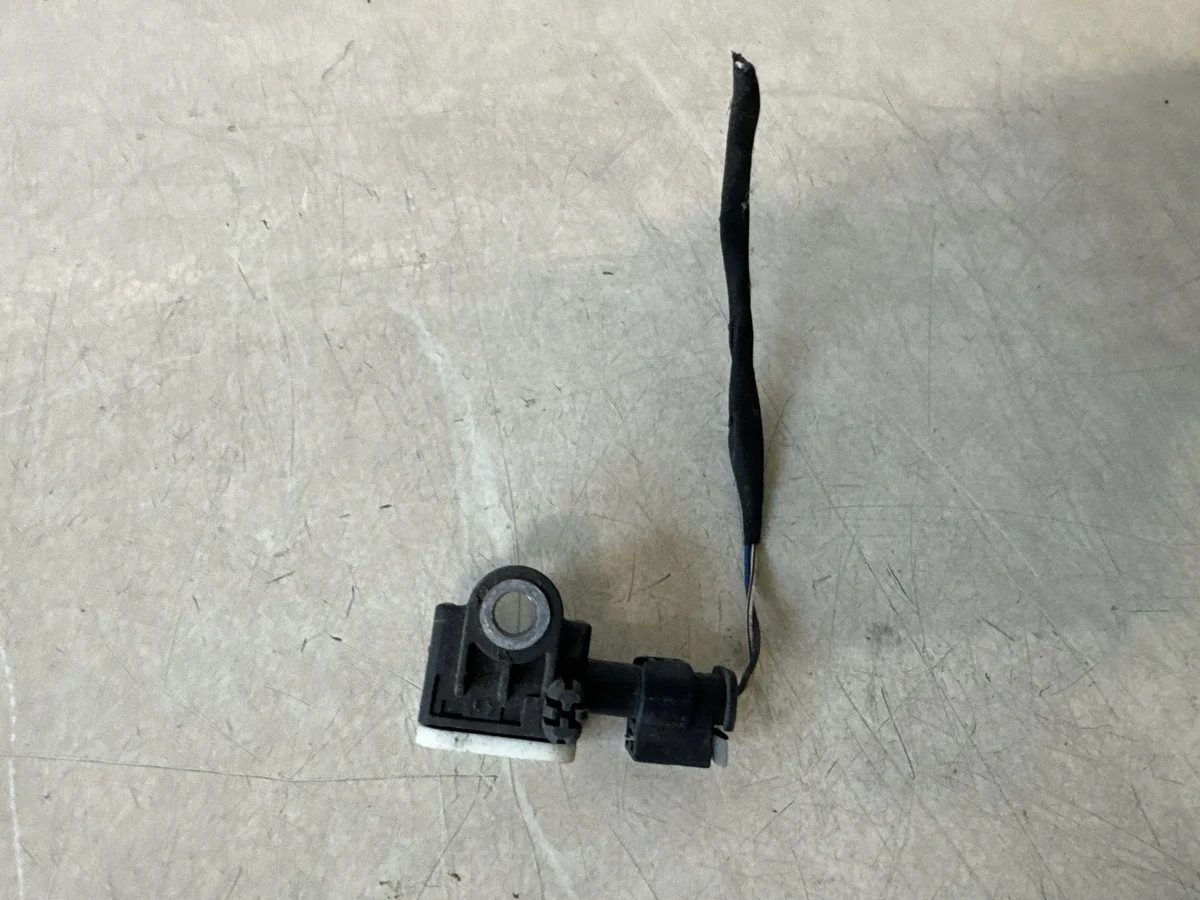 Mercedes-Benz ML W166 Capteur choc A1668210151