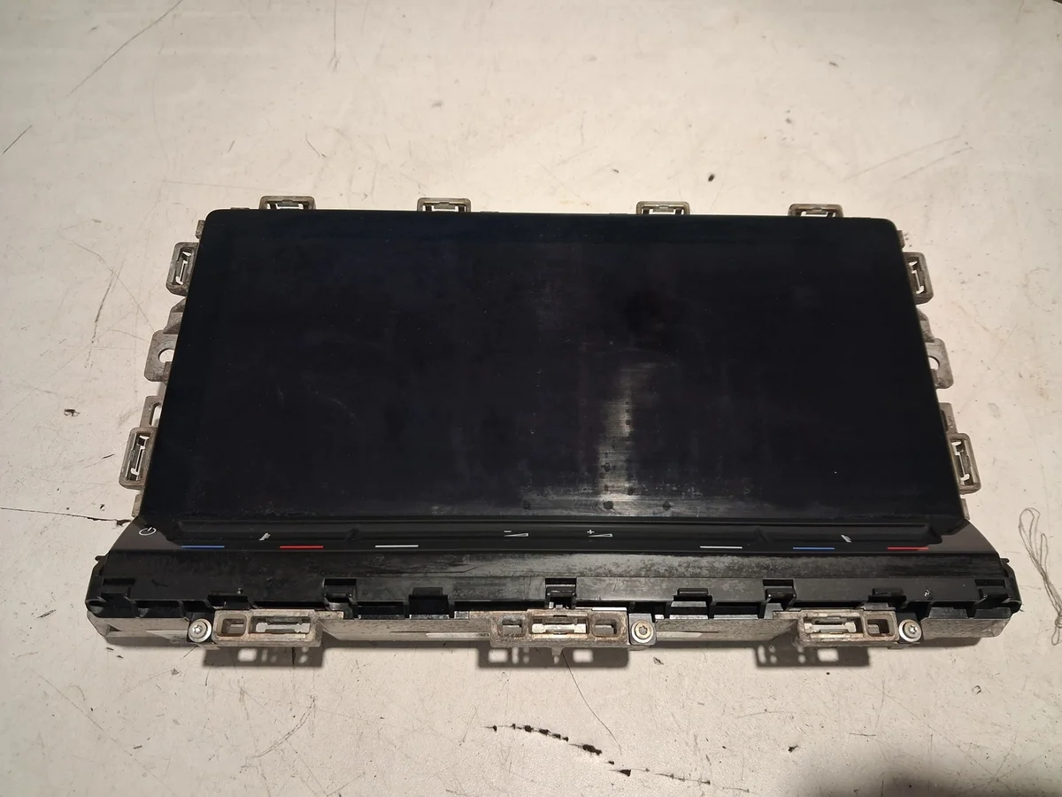 Radio navigatie scherm Volkswagen Golf 8 GTE 5H0919605B