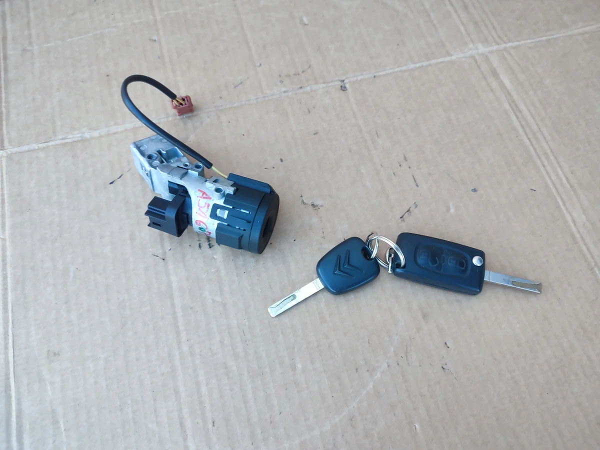 Citroen Berlingo II Ignition Switch 9663123280