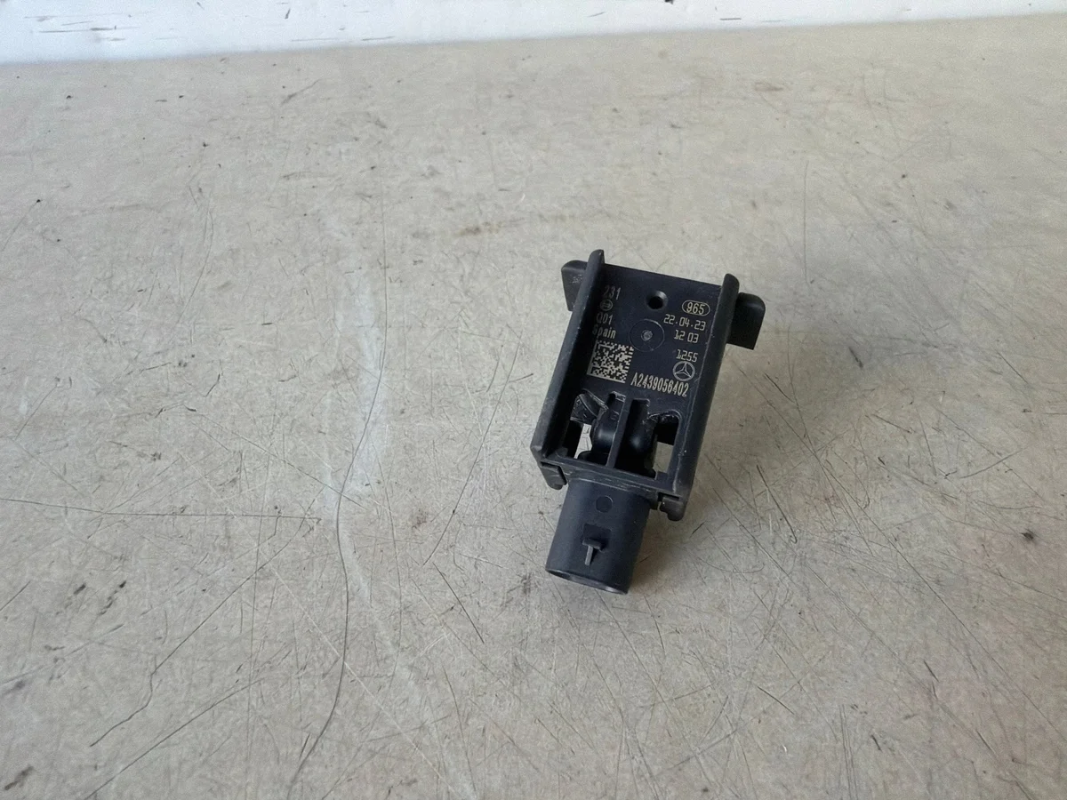 Mercedes-Benz EQA Capteur de choc A2439056402 image 4