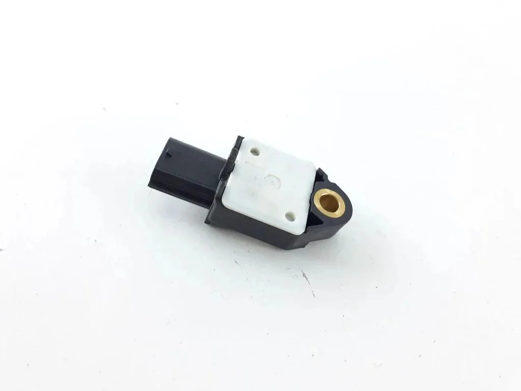 Toyota Hilux Sensor 898310W050 image 3