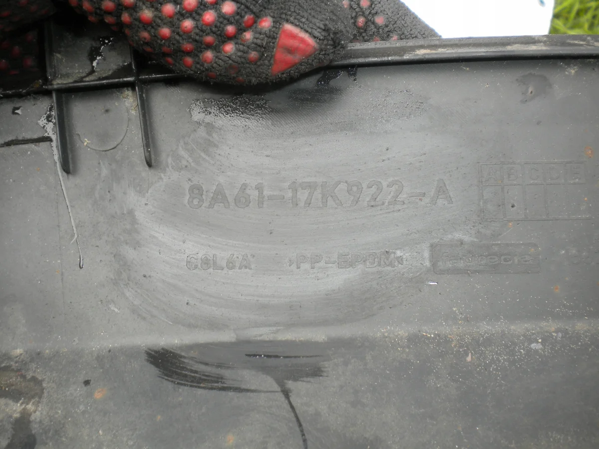 Puskurin suojus Ford Fiesta mk7 8A61-17K922-A image 3