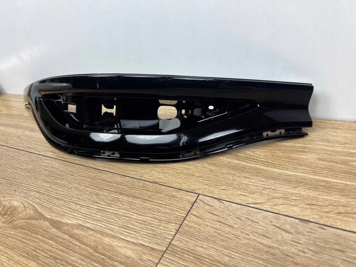 Baguette chrome antibrouillard arrière gauche Audi Q6 E-Tron 85H853555