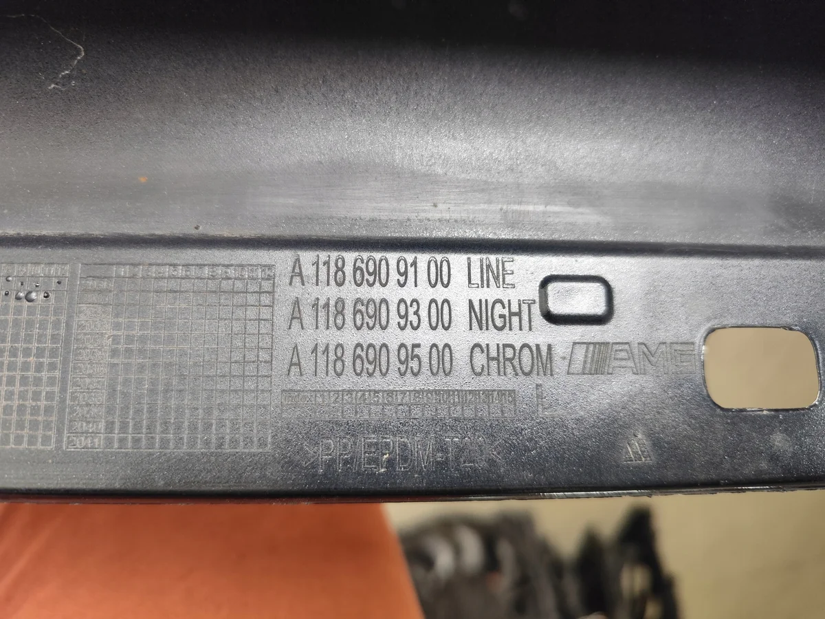Mercedes CLA C118 listakoristelu vasen A1186909100 image 8