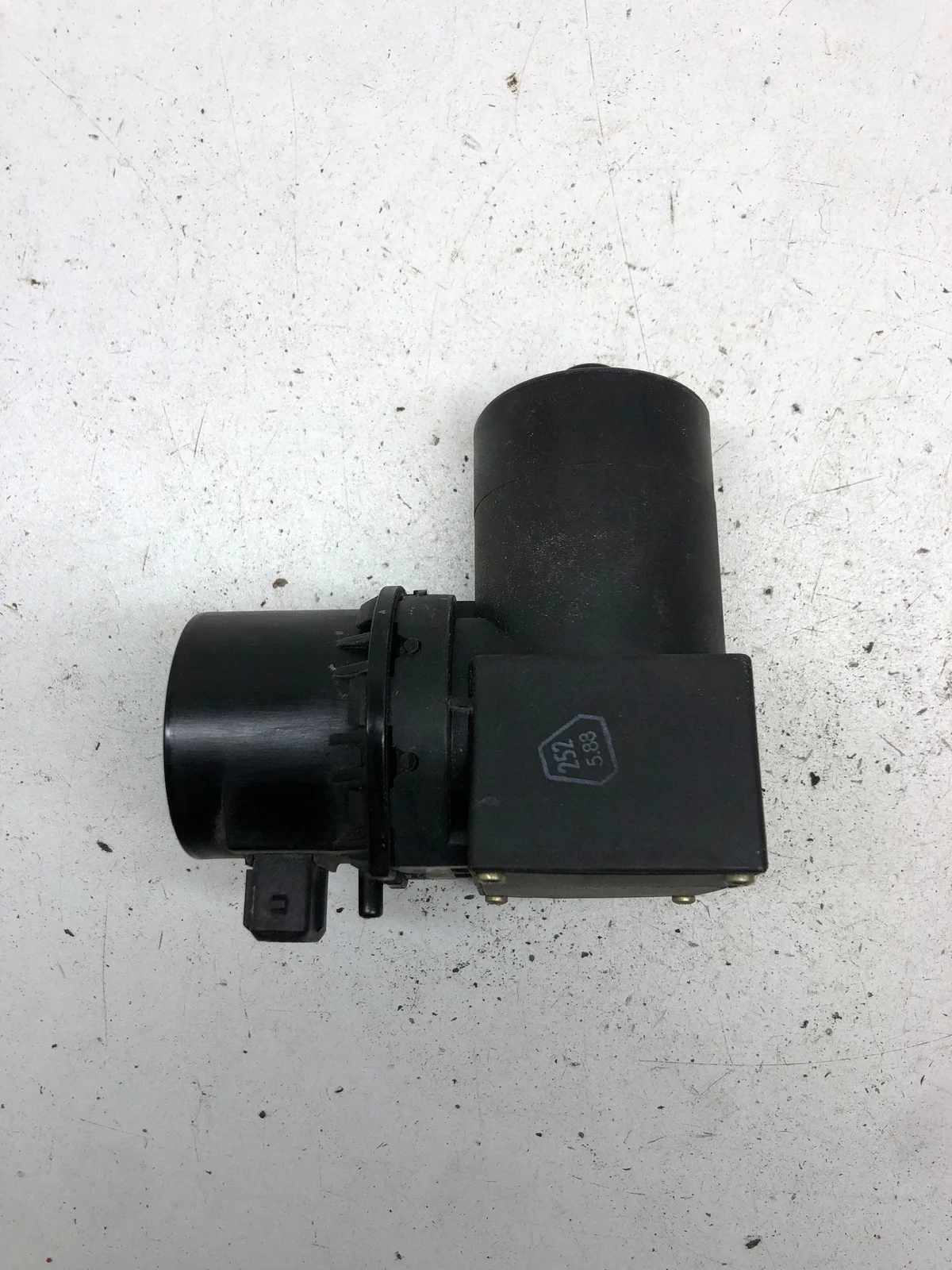 Pompe central verrouillage Volkswagen Jetta II 443862257A image 3
