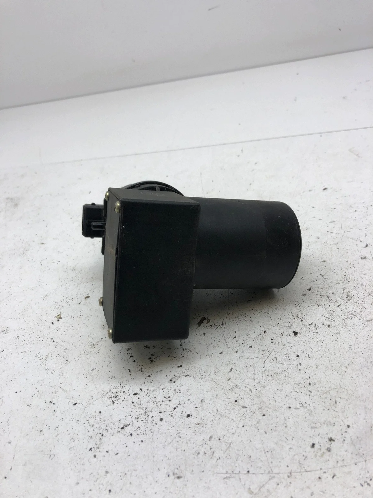 Pompe central verrouillage Volkswagen Jetta II 443862257A image 4