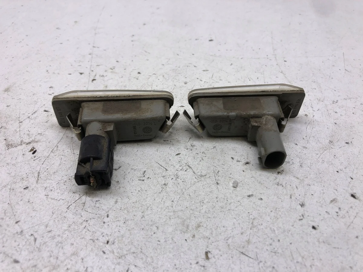 Knipperlicht spatbord Audi OE 4E0949127