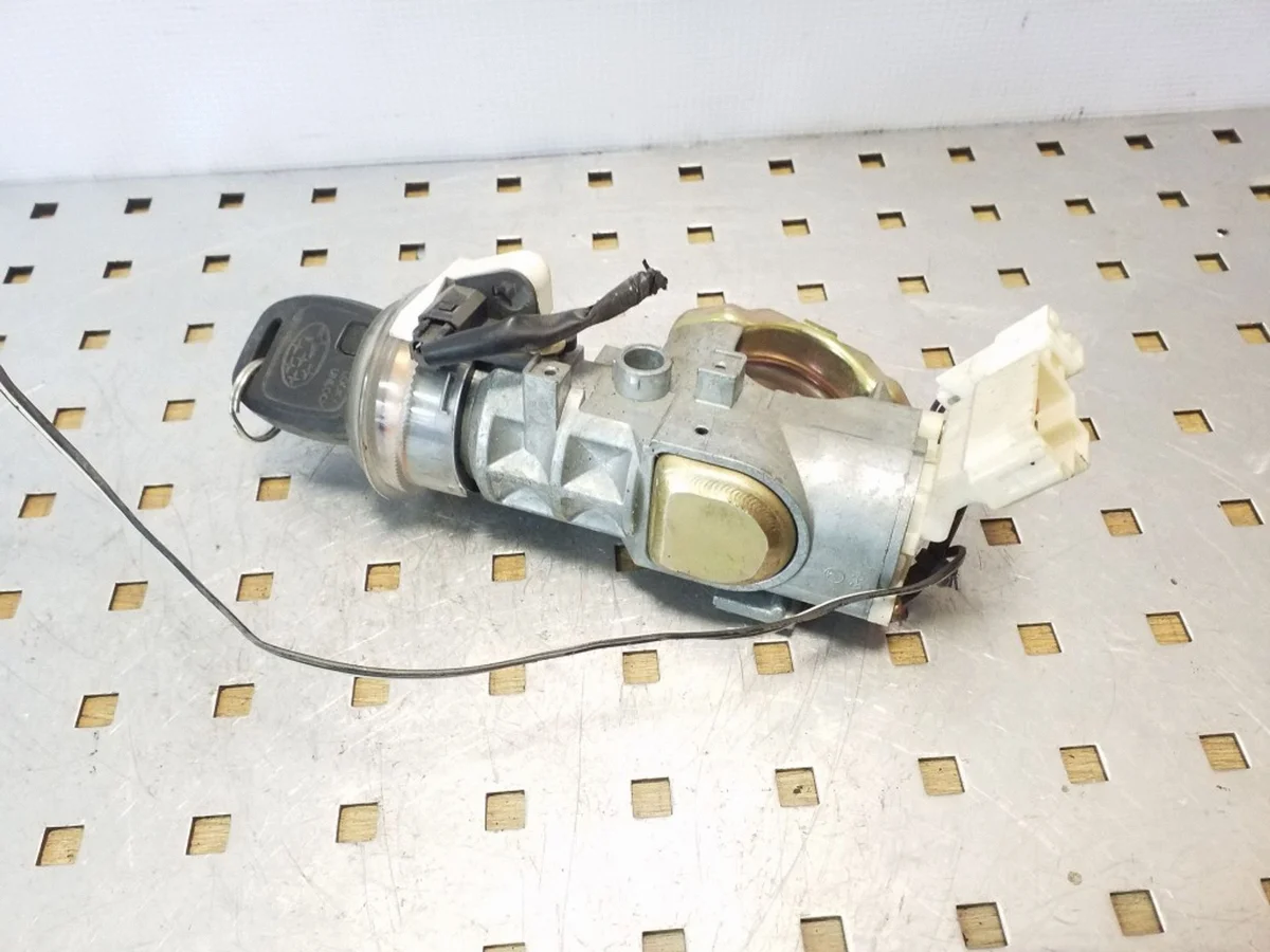 Subaru Legacy Virtalukko 88215AG000 image 3