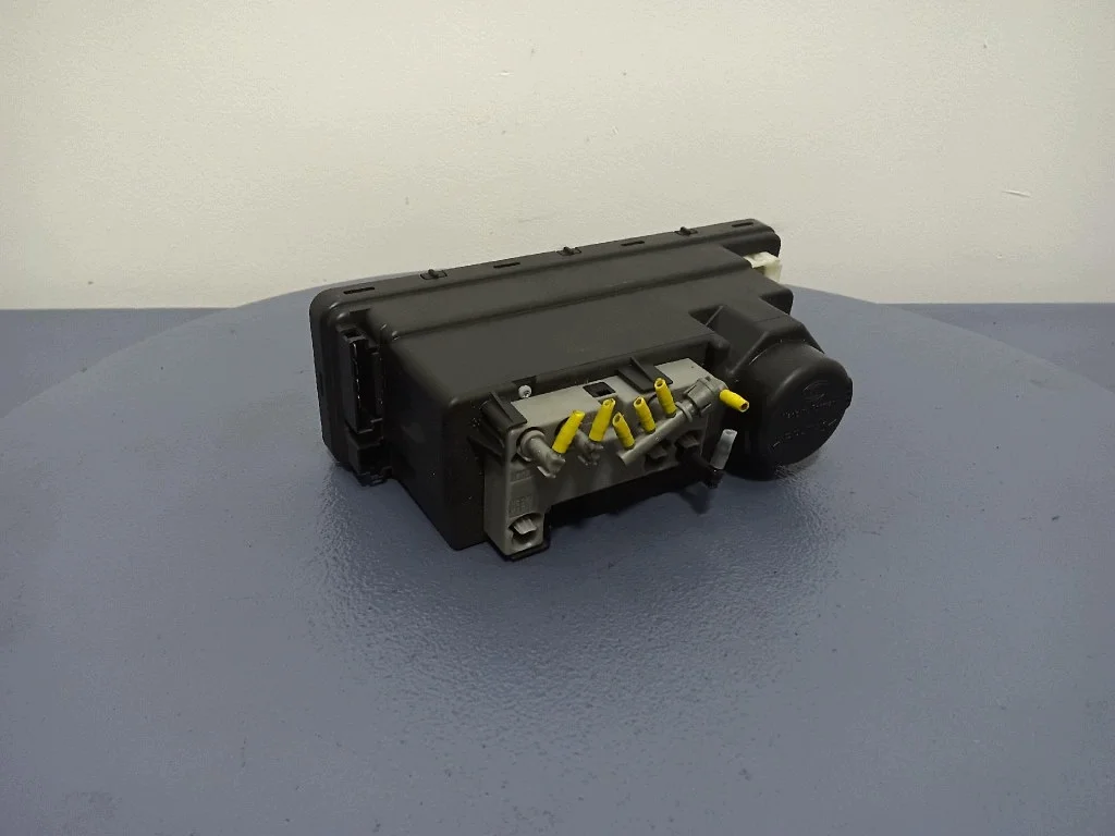 Pompe centralisée Mercedes A2108001748