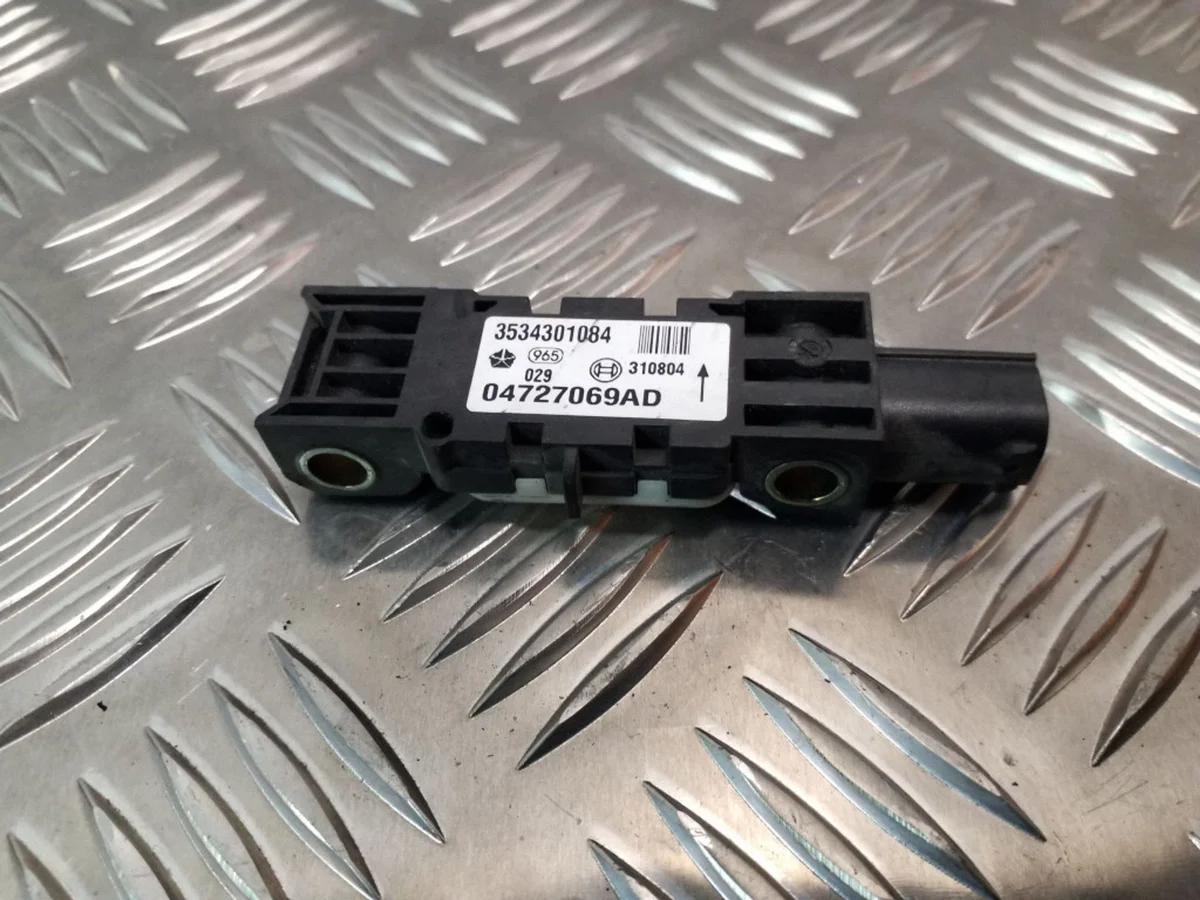 Chrysler Voyager Airbag Sensor 04727069AD