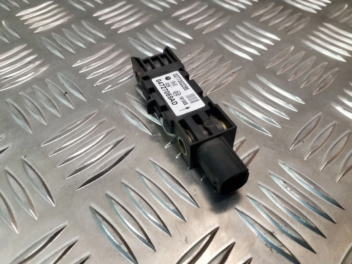 Chrysler Voyager Airbag Sensor 04727069AD