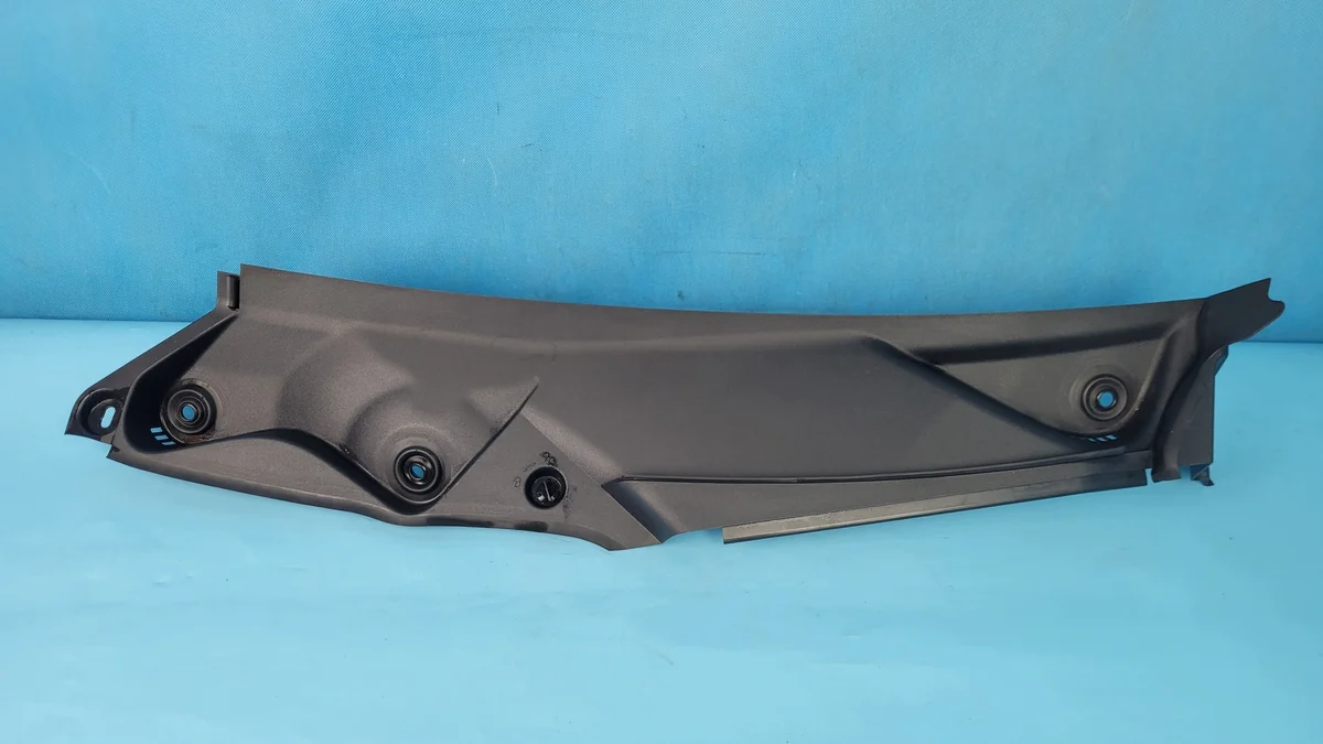 Etulasi Mercedes W214 E200 A2148303600