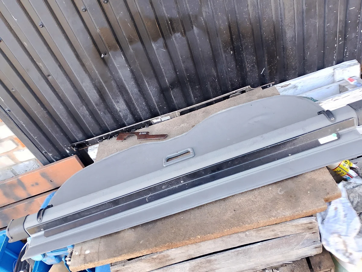 Rollo Kofferraum 8D9863553 Audi A4 B5 Avant Kombi image 4