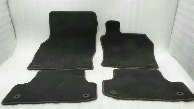 Alfombrilla Audi S3 8V 8V2864435F Lado Derecho