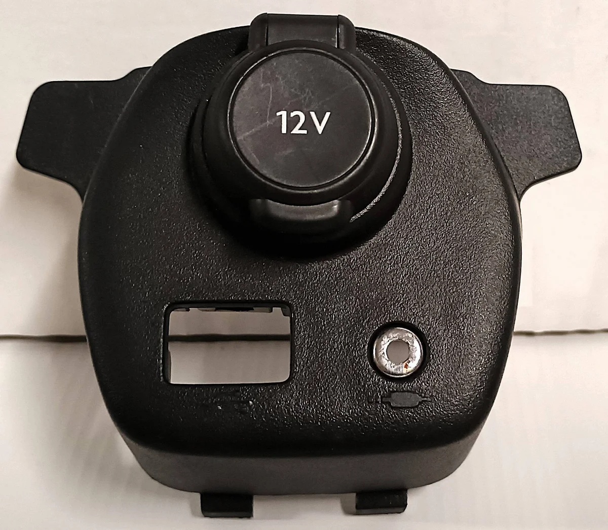 Prise allume-cigare/USB Toyota Aygo AB40 554770H010