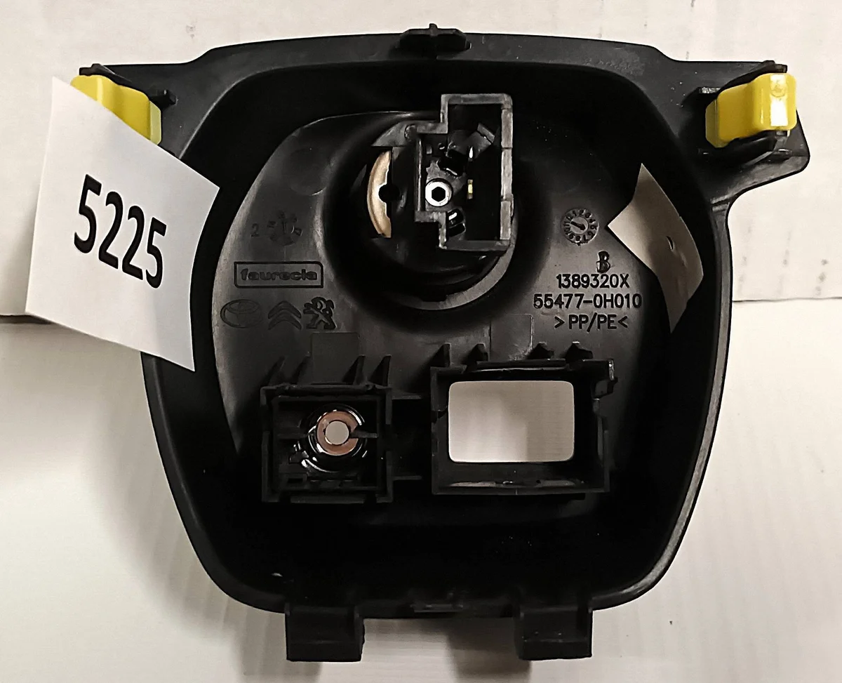 Steckdose Zigarettenanzünder/USB Toyota Aygo AB40 554770H010 image 4