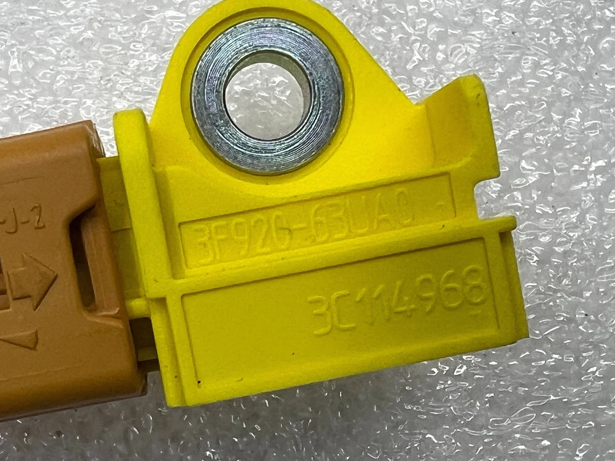 Capteur airbag Suzuki Vitara 3F92063UA0