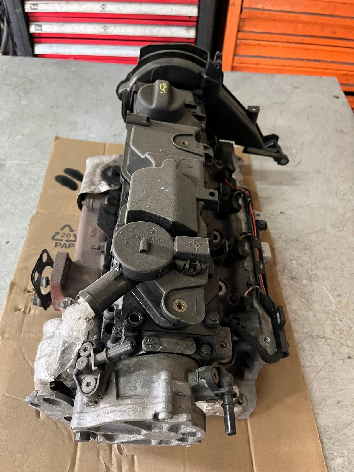 Sylinterikansi Peugeot Citroen 1.6 HDi 9684487210