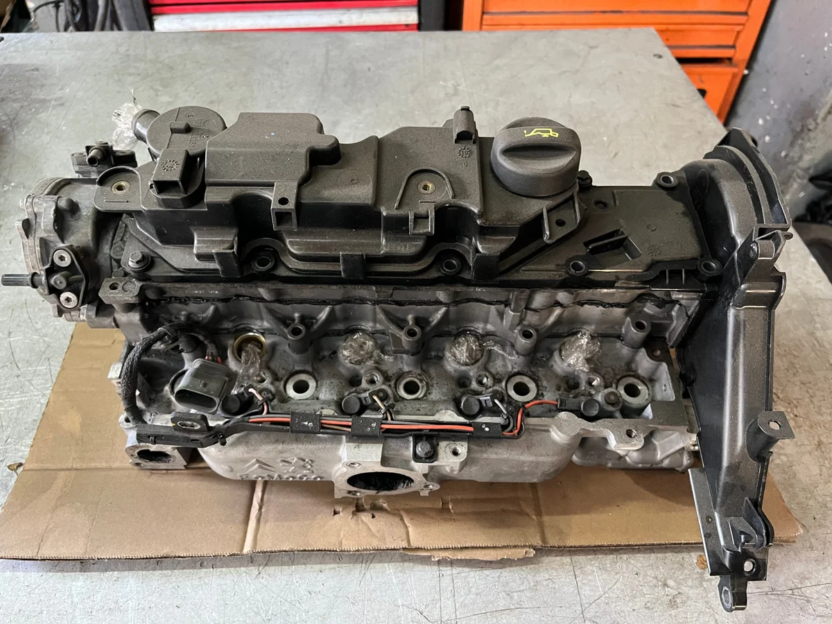 Sylinterikansi Peugeot Citroen 1.6 HDi 9684487210