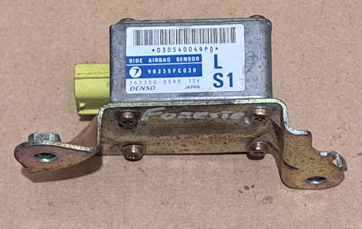 Sensor de Impacto Subaru Forester SF 98235FC030 image 3