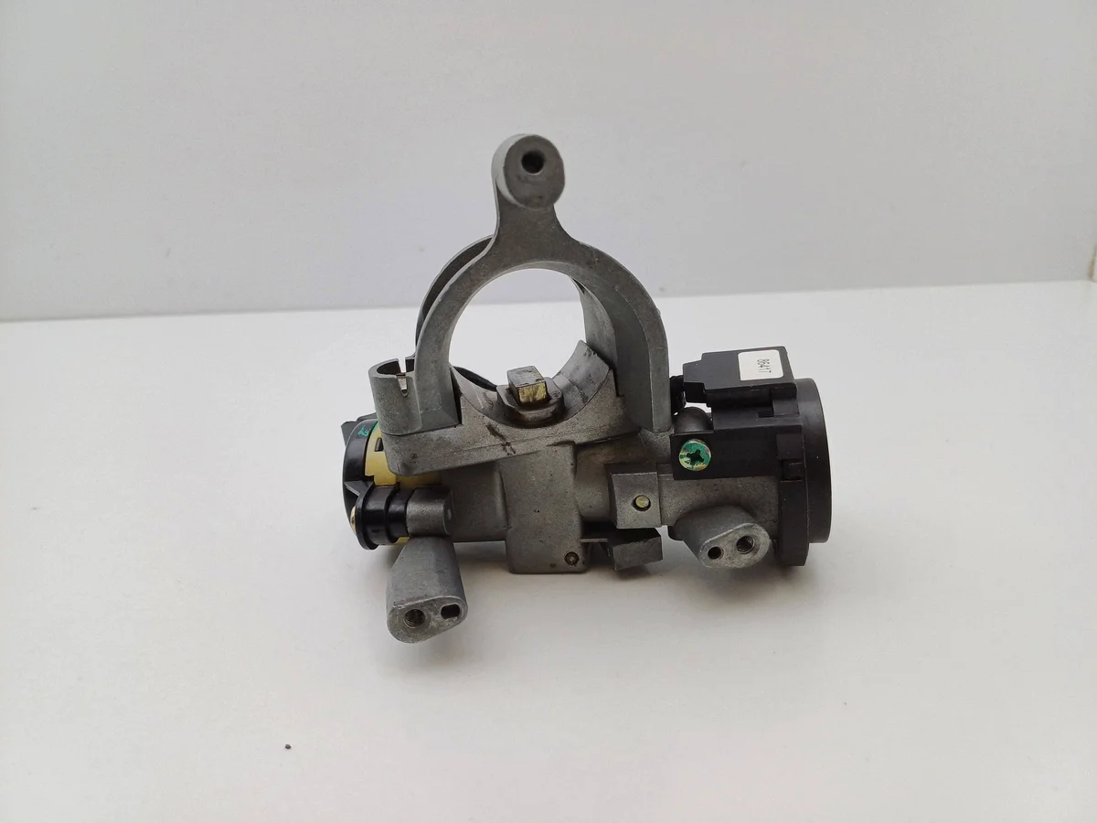 Mitsubishi Carisma Virtalukko DRC129995 image 3