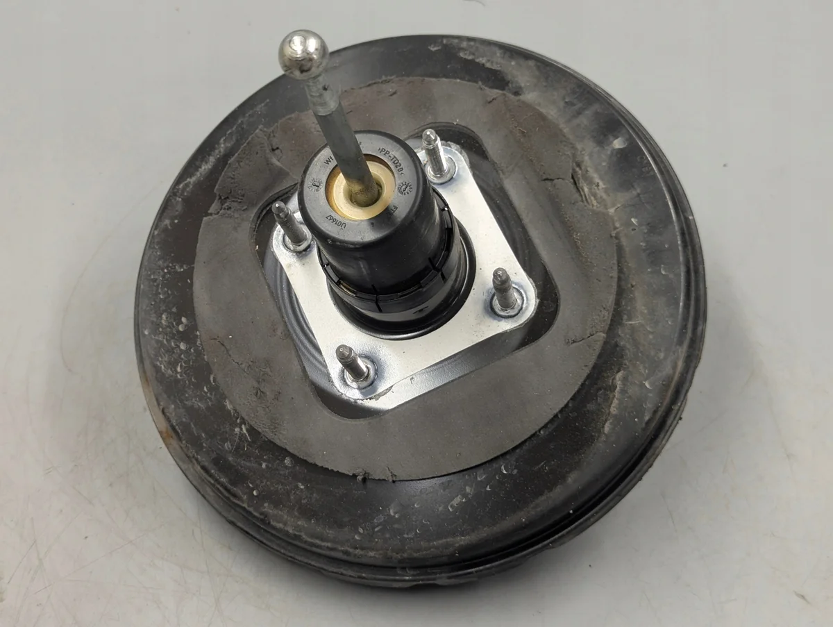 Jarrujen alipainetehostin Skoda 6R1614105R