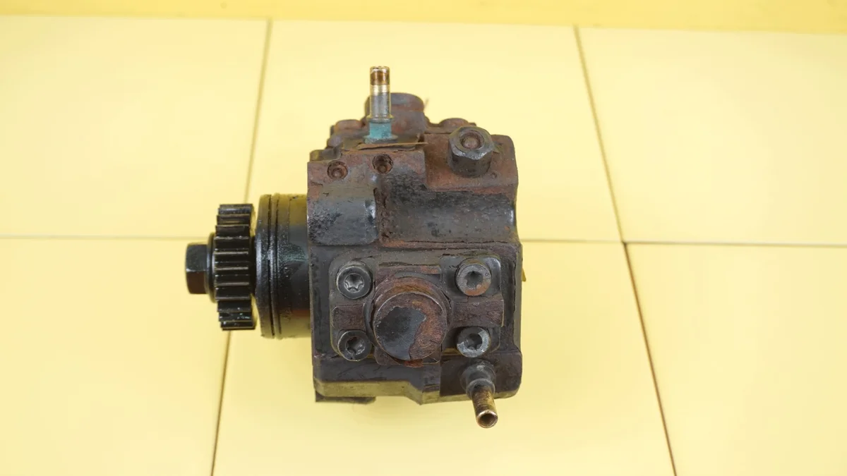 Pompa iniezione R9M452 per Renault Trafic 1.6 dCi 34SP343POMPA0445010406