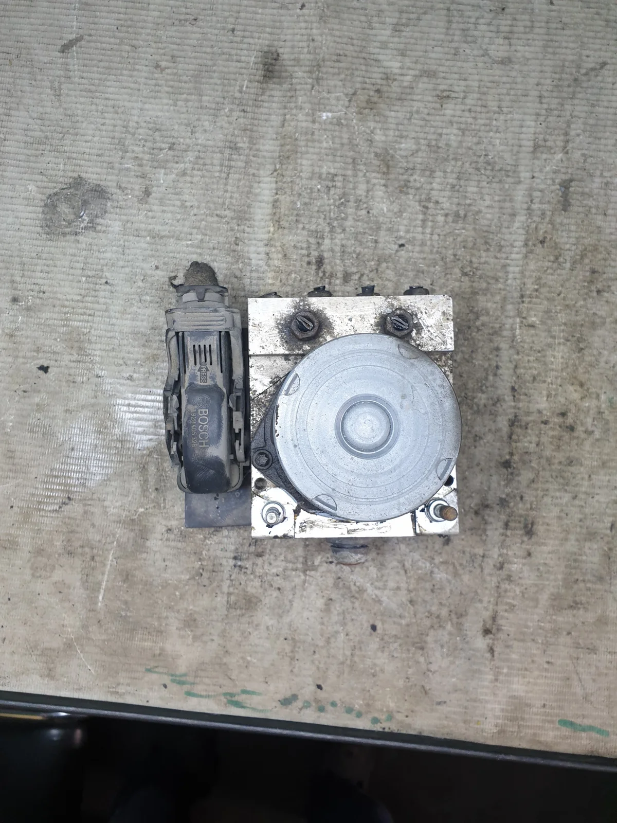 Opel Corsa D ABS pomp 0265951015 image 5